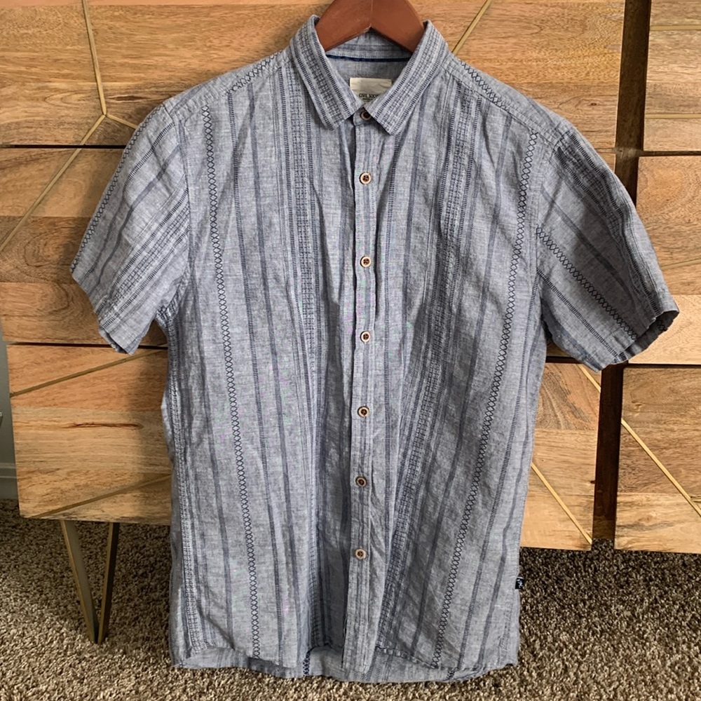 Mens button down short sleeve shirt, size S